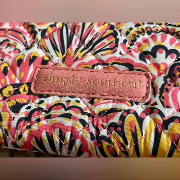 NWT Simply Southern Nylon Quilted Wallet With Wristlet Strap - Shells - Picture 2 of 6